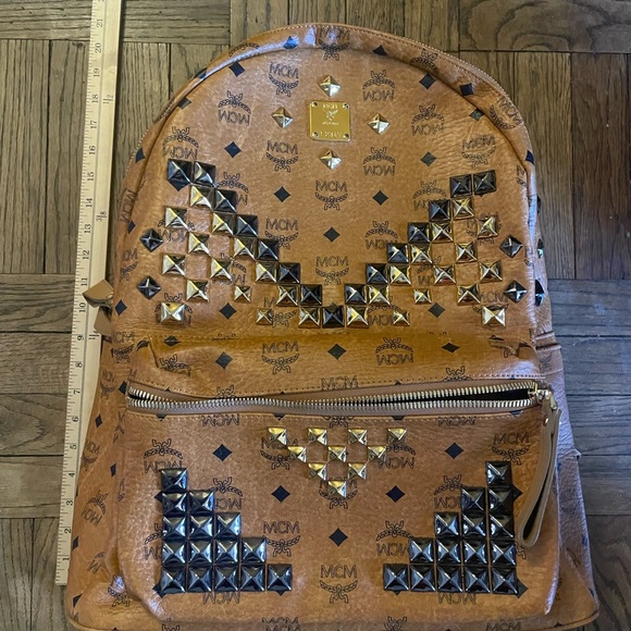 SOLD 🚫 MCM Stark Visetos Studded Backpack (Large) - Picture 3 of 7